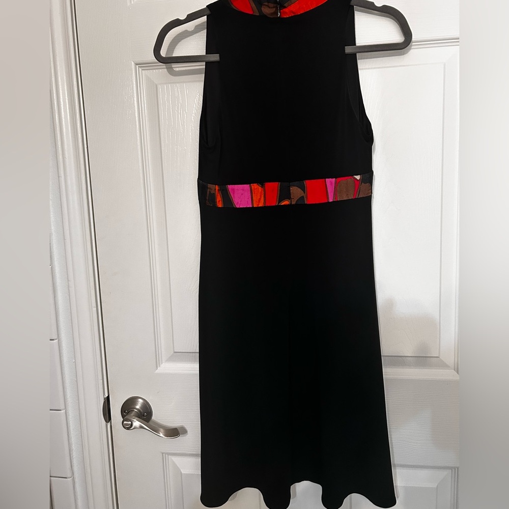 Women's MUSE Black Sleeveless V-neck Dress, Size 4 - Picture 7 of 14